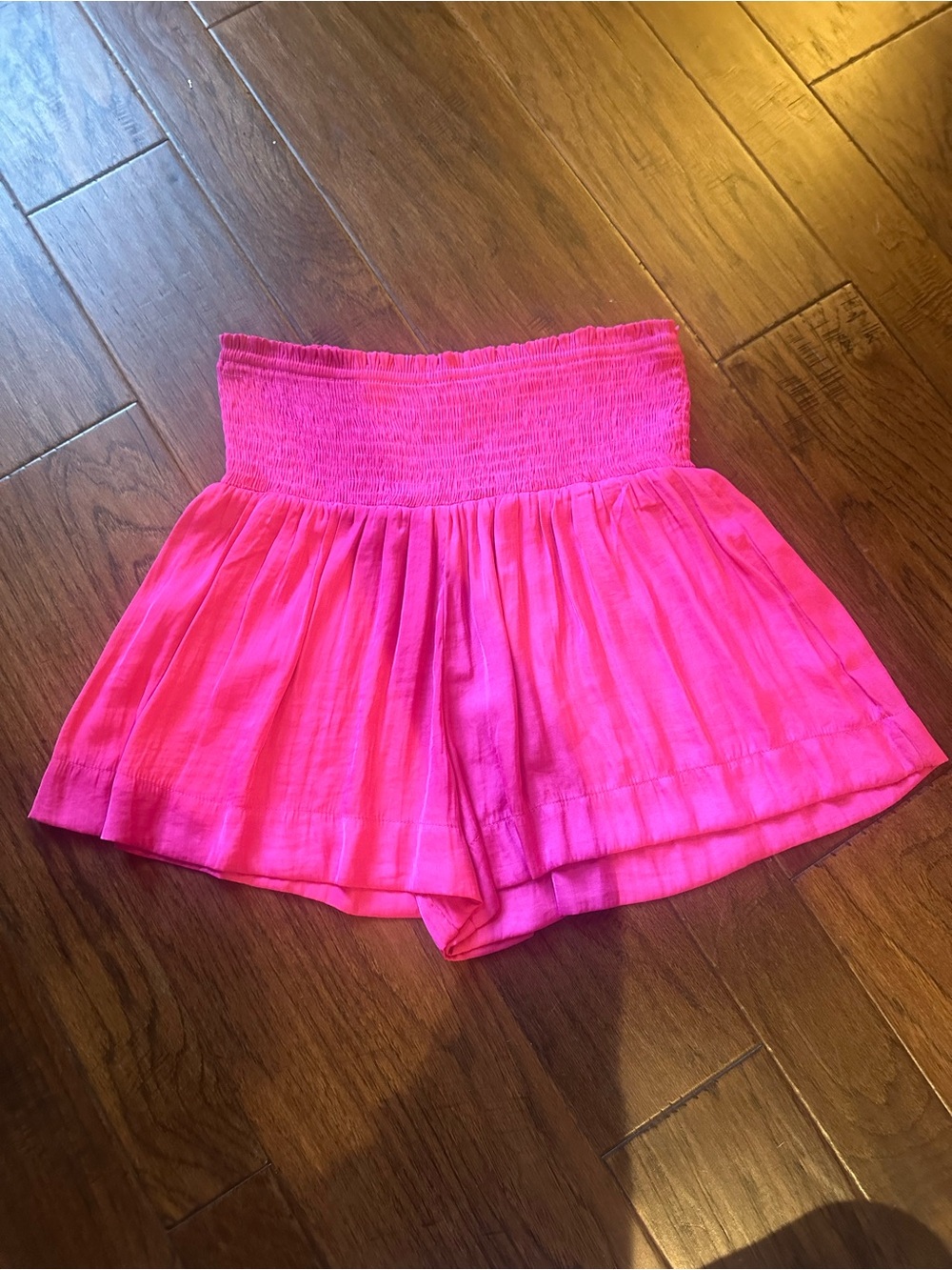 Like New! TCEC Smocked Waist Pink Flowy Shorts - Size M